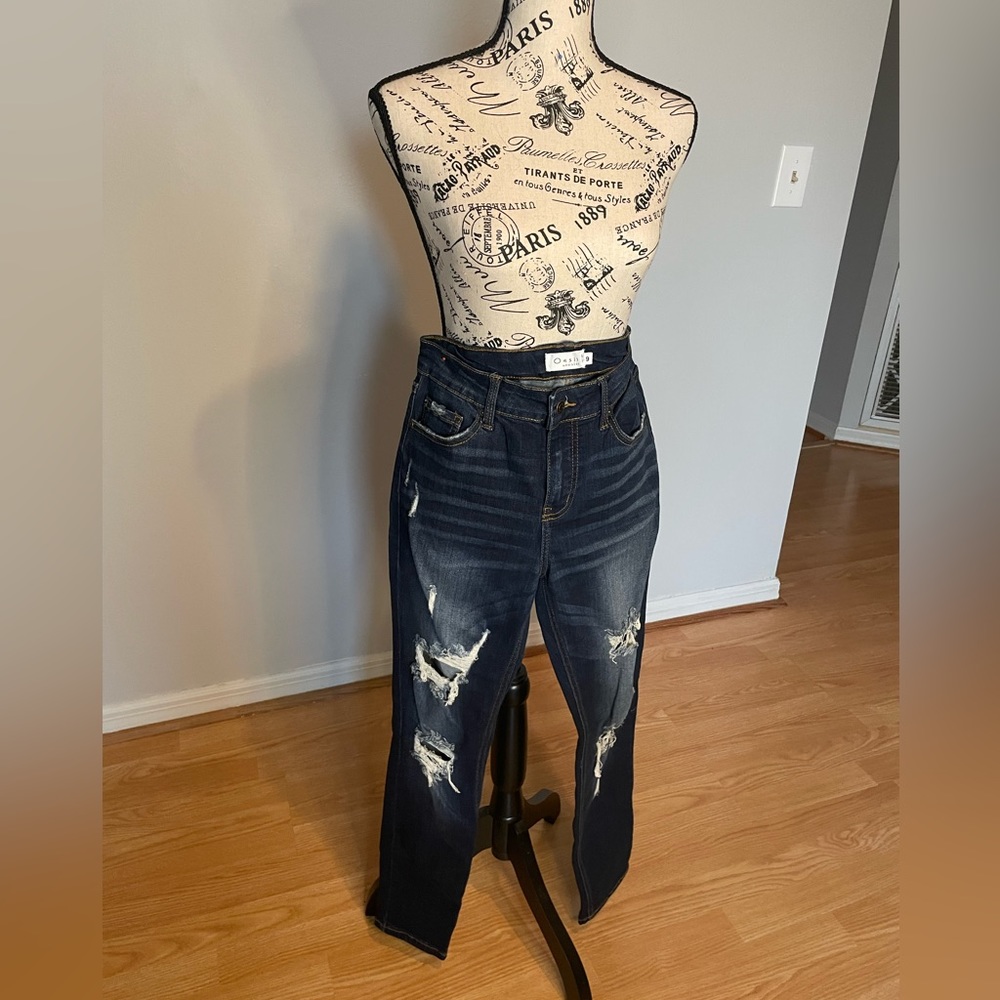 Windsor jeans, size 9, blue, ripped. Hardly worn and in great condition.